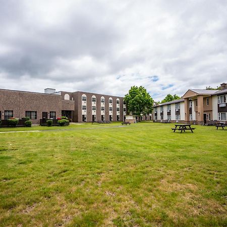 Glengarry Extended Stays Truro Esterno foto