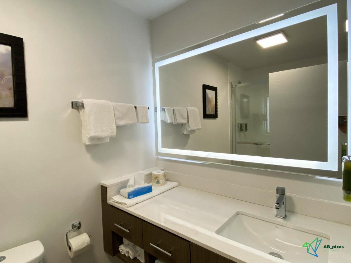 Glengarry Extended Stays Truro Esterno foto