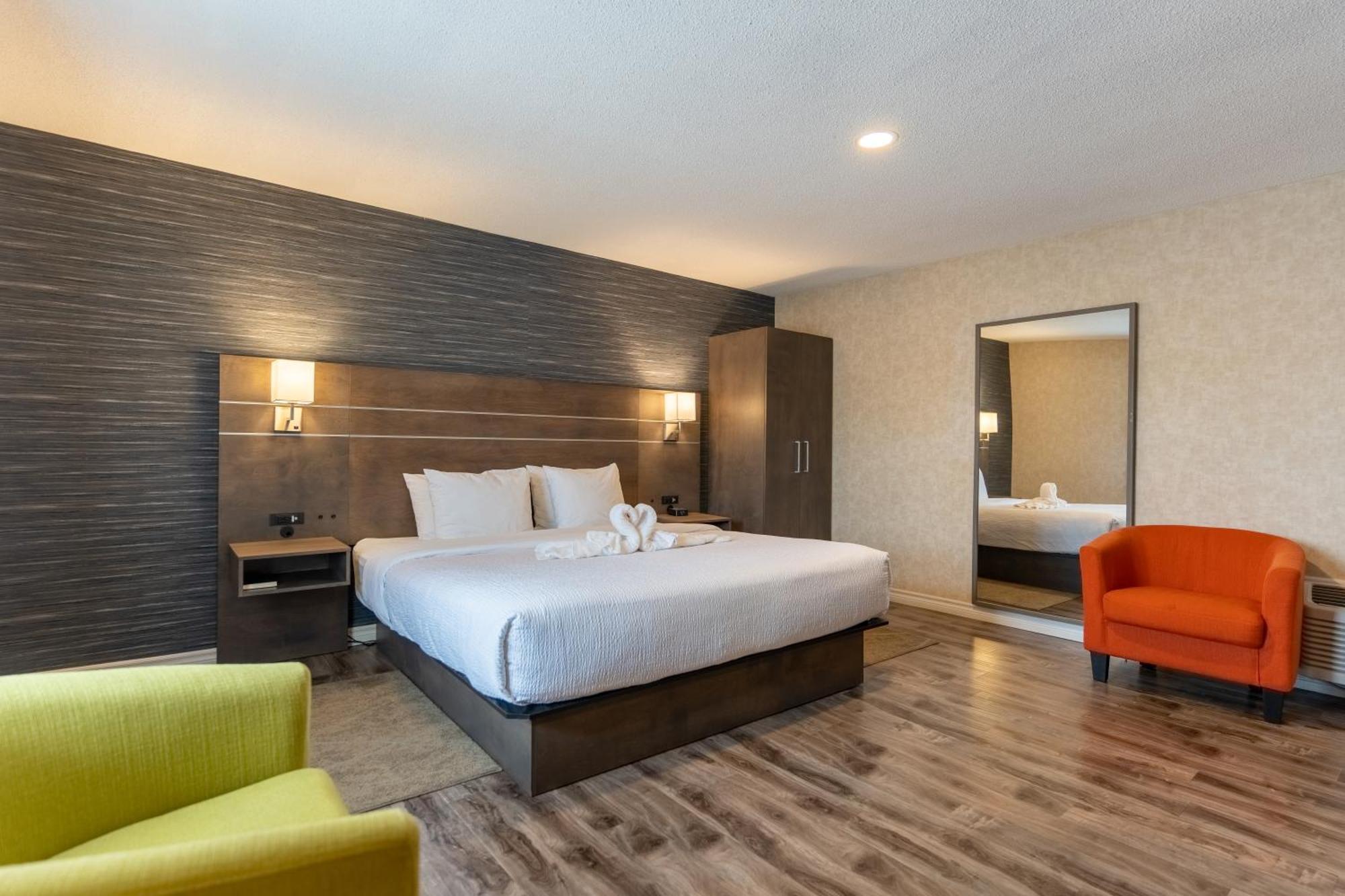 Glengarry Extended Stays Truro Esterno foto